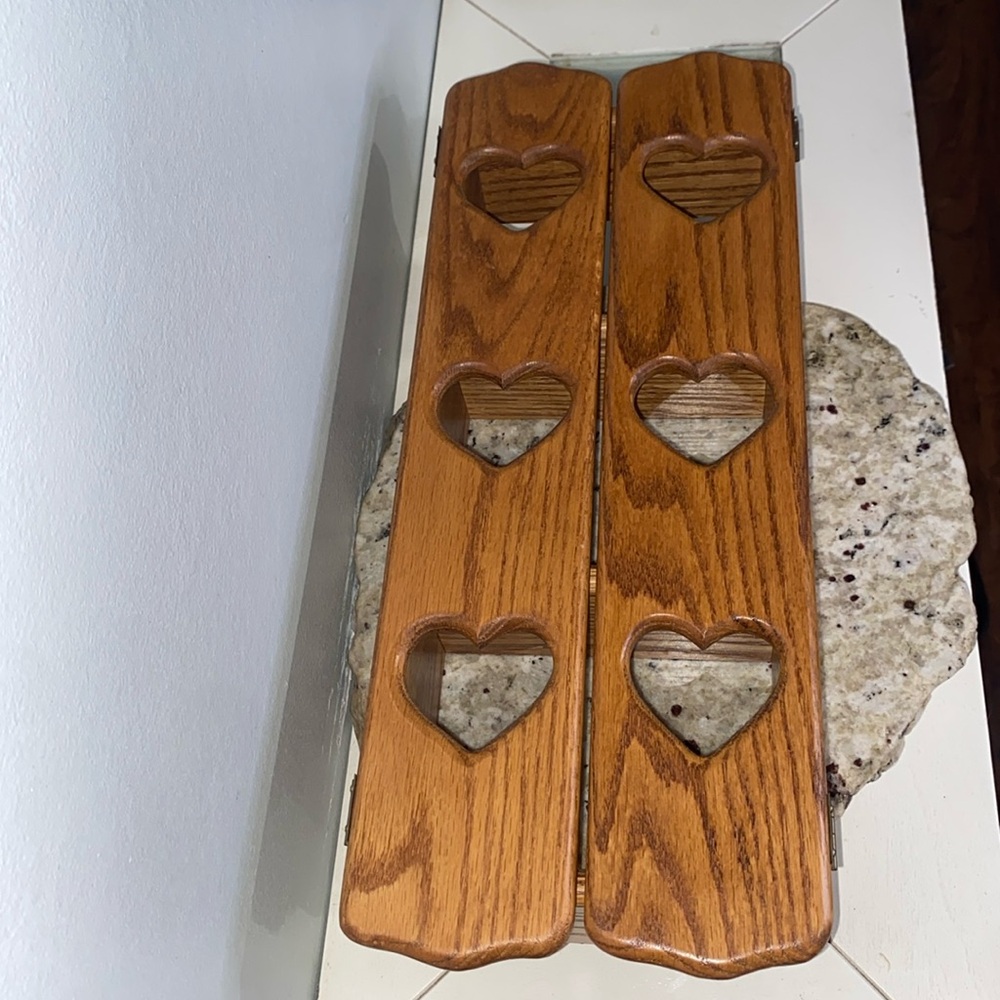 Vintage Wooden Wall Heart Shelf with Doors Curio Shelf Heart Design Charming - Picture 12 of 14